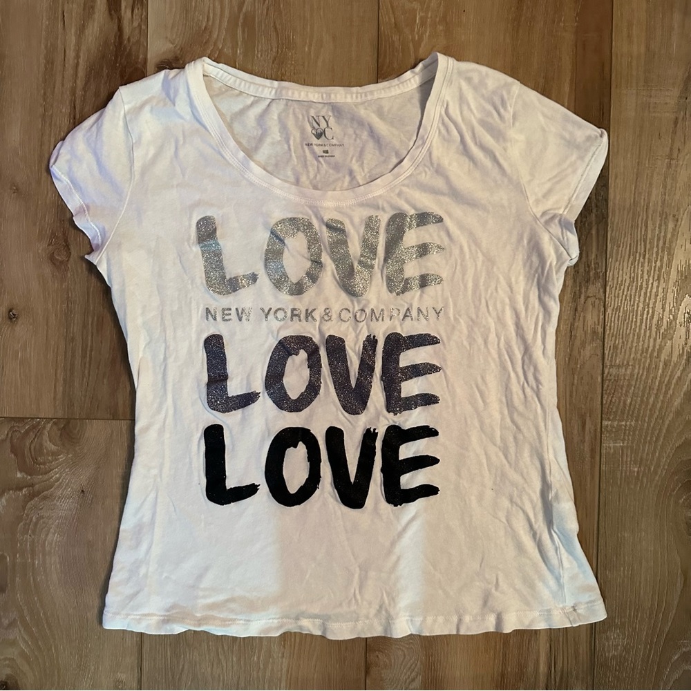 New York & Co. LOVE LOVE LOVE Black Gray White Glitter T-shirt Size Large NWOT